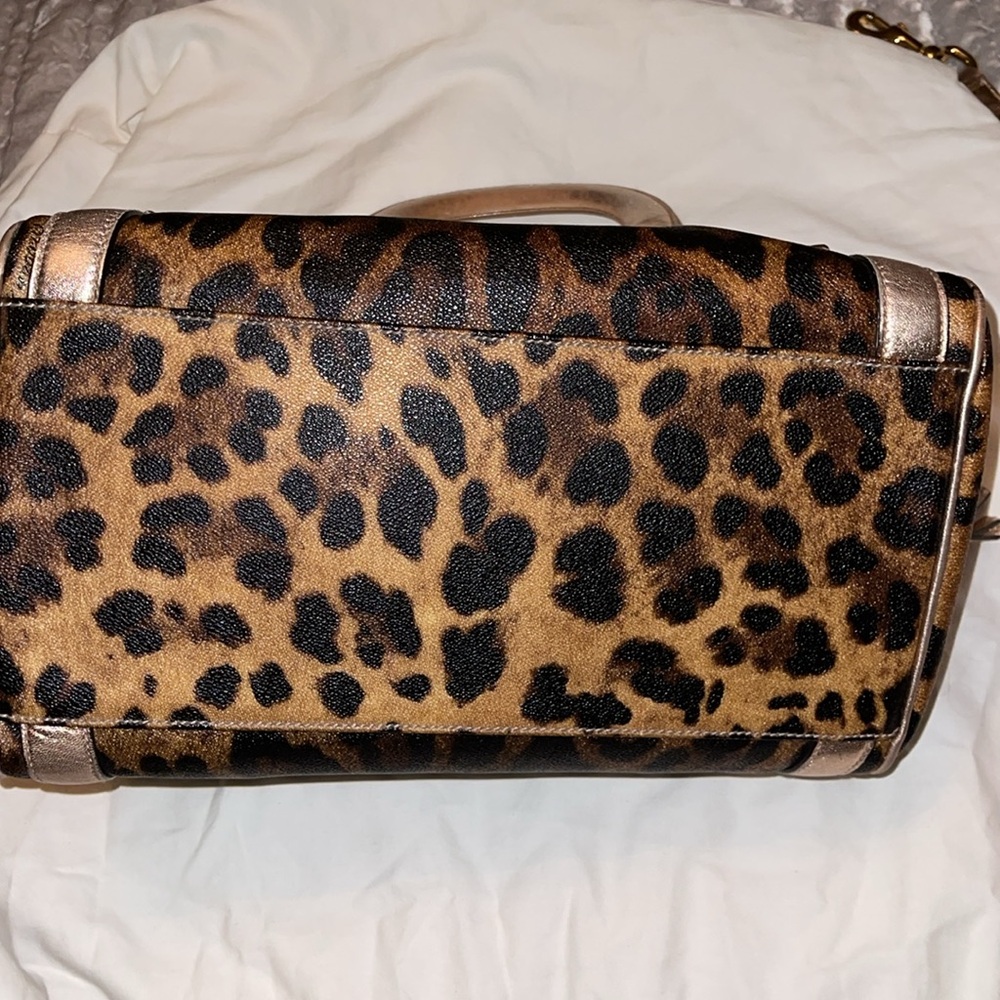 ❤️SOLD❤️Dolce Cabanna preloved excellent condition bag has a strap leopard print - Picture 12 of 16
